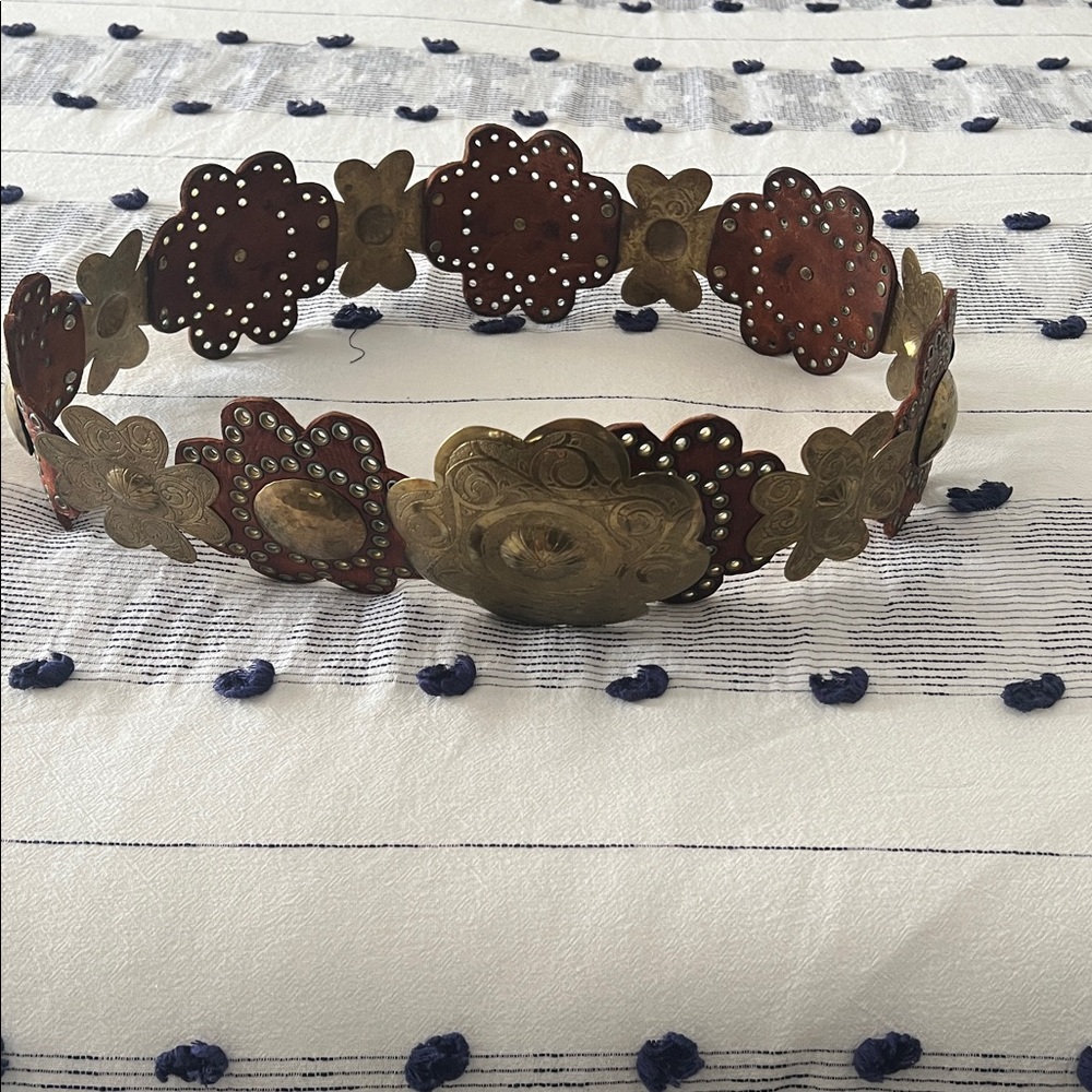 Vintage-Inspired Floral Metal Belt in Brass and Copper